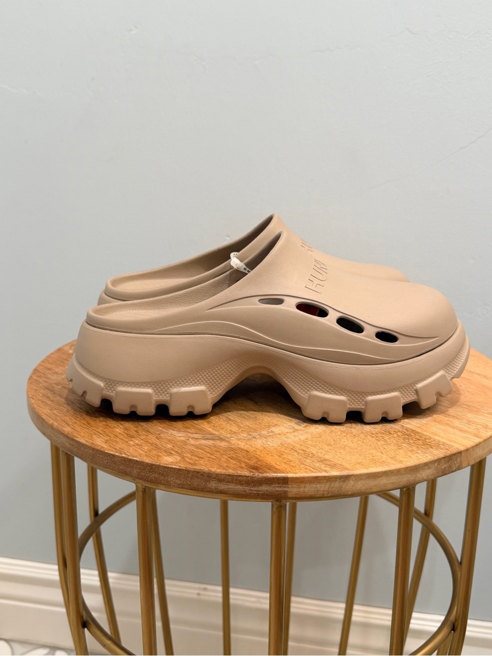 HUNTER Bryce Platform Lug Clogs Light Natural Tan Slip On Mules NWT Women 10 - Picture 5 of 10
